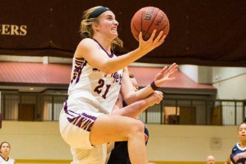 Kaylee Sticker 2 2017 EJ PHOTO