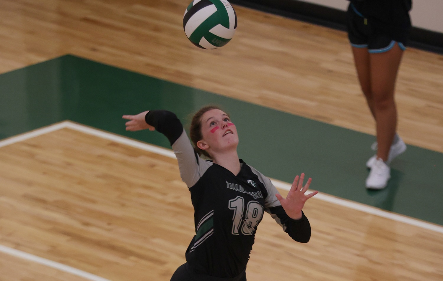 Parson, Jennings take weekly honors for volleyball