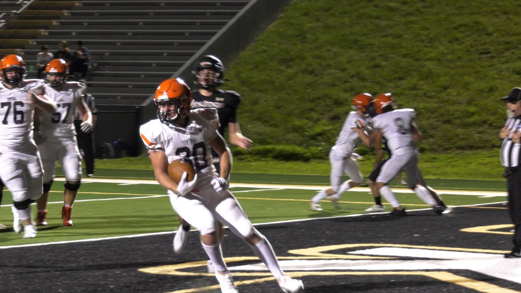 Raiders offense throttles East Hall in opening scrimmage&nbsp;[VIDEO]