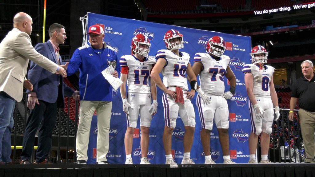 Sandy Creek runs away late to secure State Championship over Dragons&nbsp;[VIDEO]