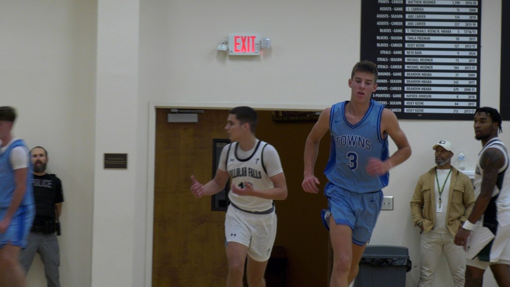 Freshman, senior take Boys Basketball weekly&nbsp;awards