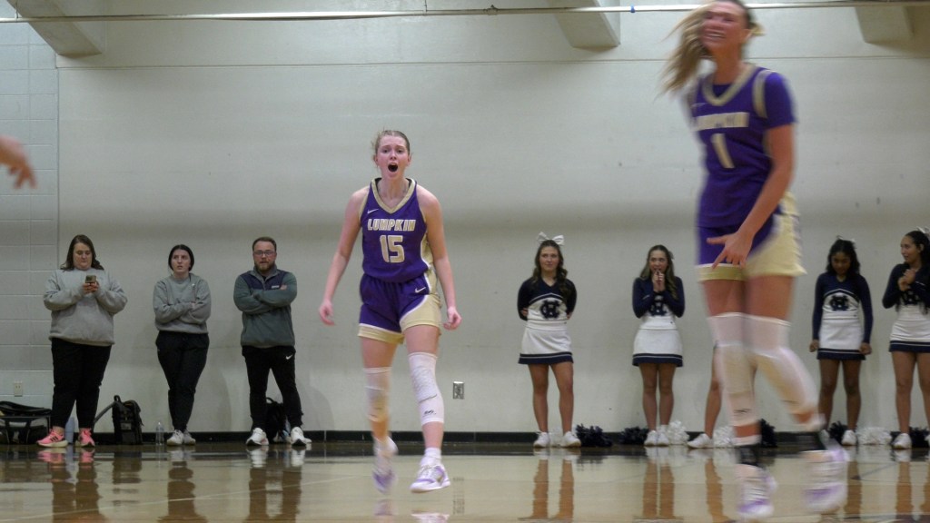 Lindley’s clutch 3-pointers rally Lumpkin past White in regular season finale&nbsp;[VIDEO]